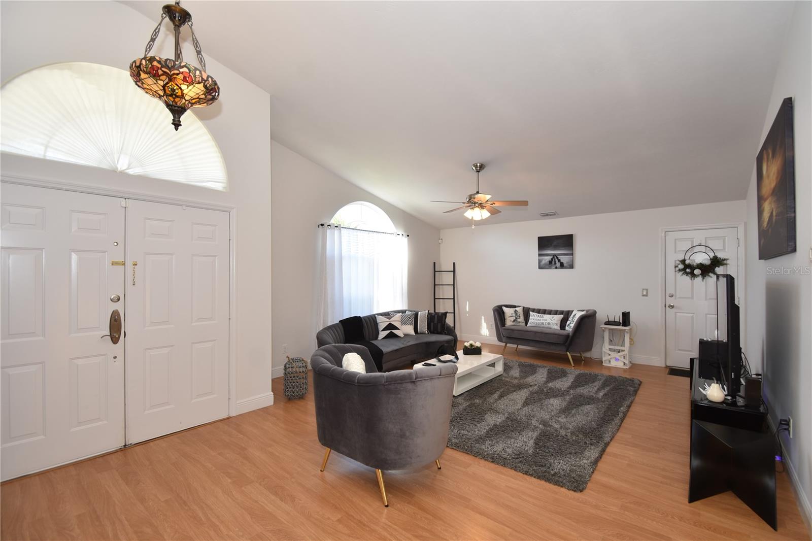 PINE LAKES - Residential