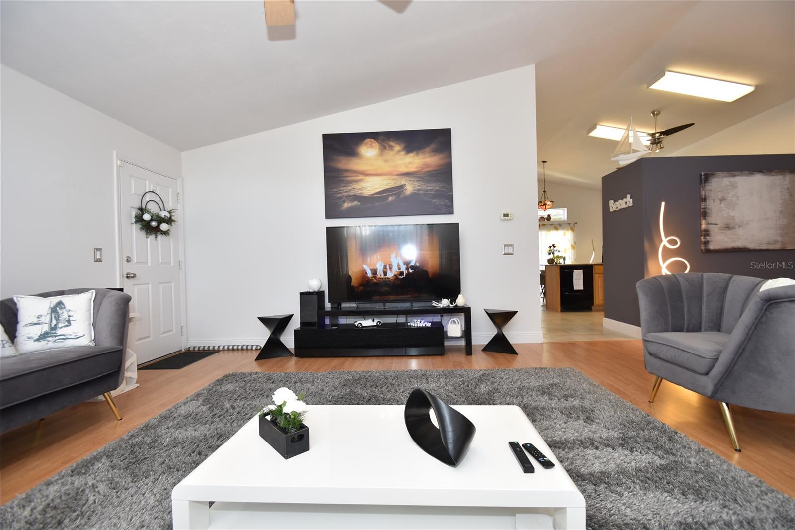 PINE LAKES - Residential