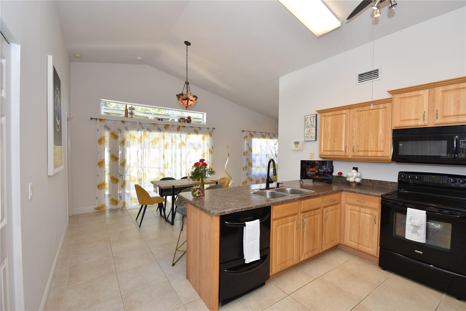 PINE LAKES - Residential