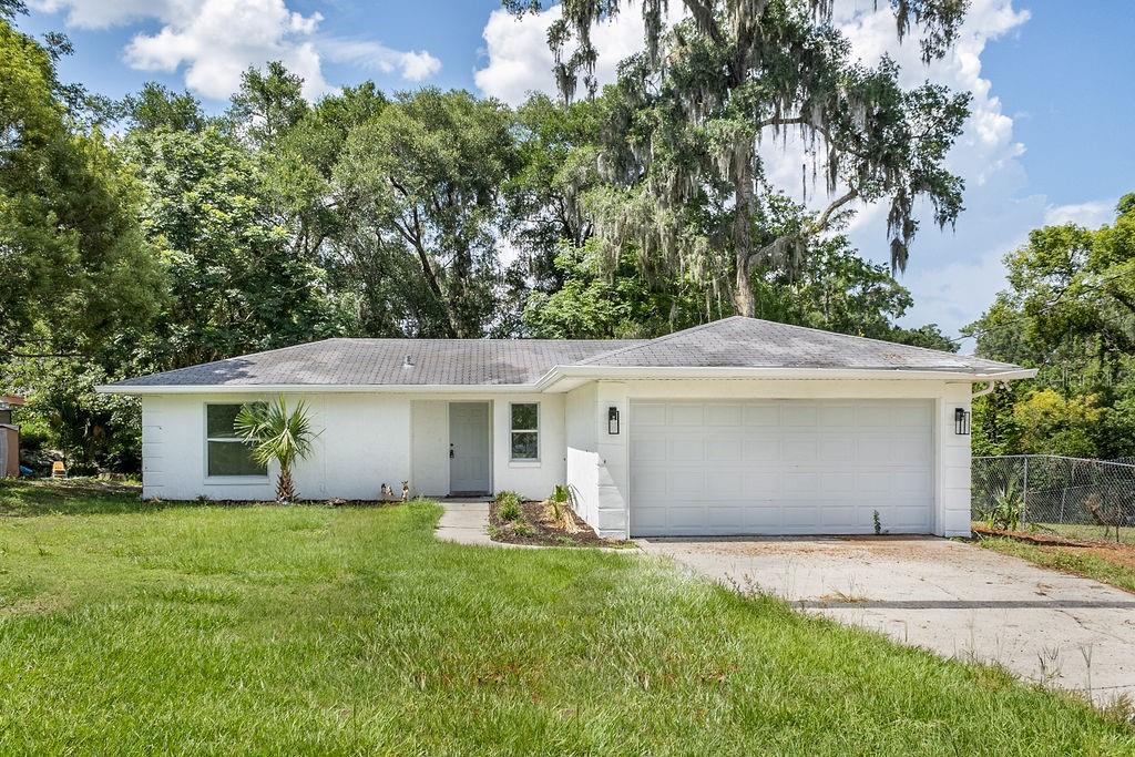 This 3 bedroom 2 bath home is newly painted and renovated. 2 car garage and spacious back yard with back deck. Close to Stetson University and Downtown DeLand. Come see, this won't last long! *All info to be verified by tenant*