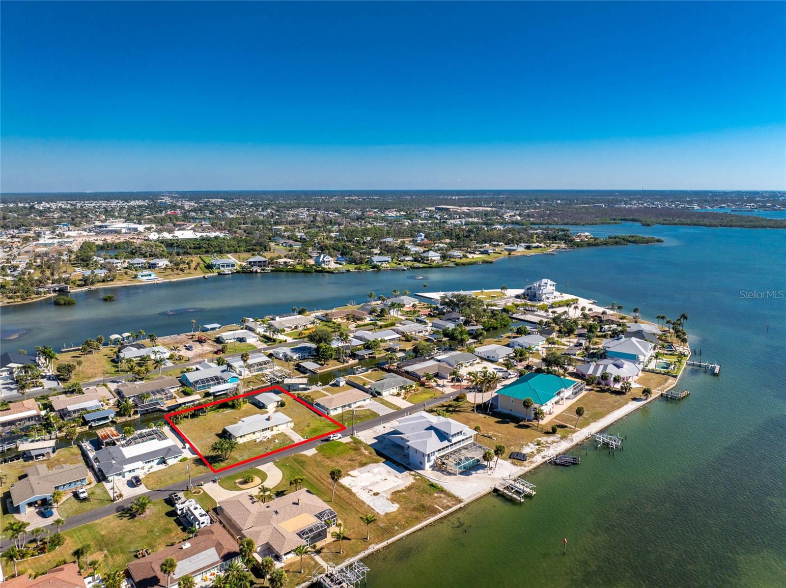 POINT OF PINES - Residential