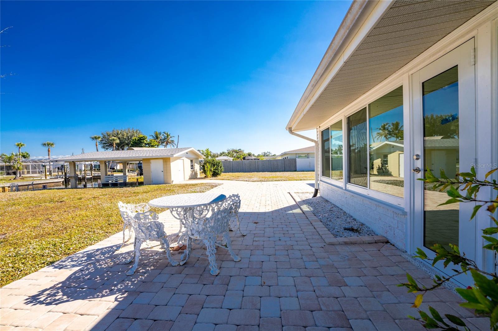 POINT OF PINES - Residential