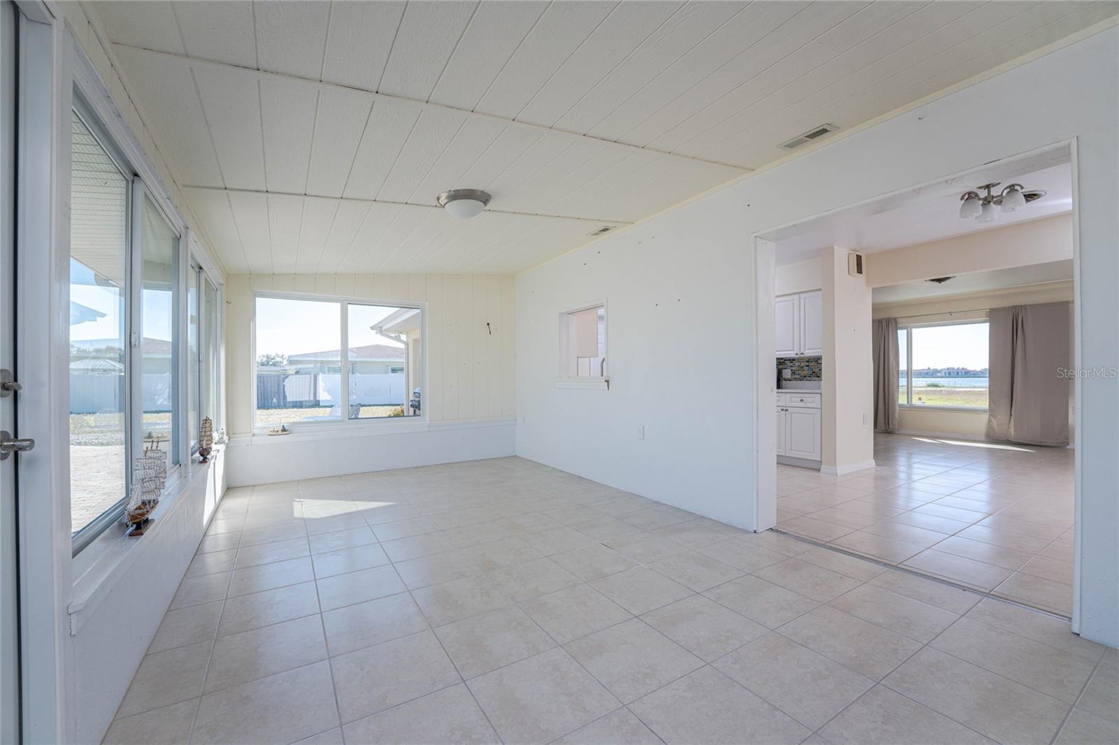 POINT OF PINES - Residential