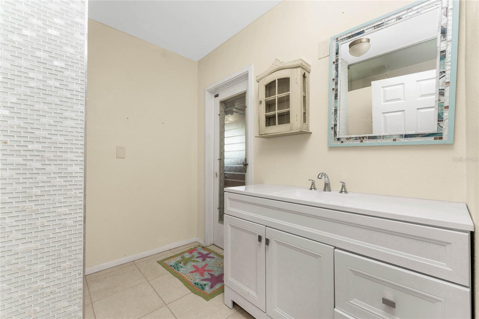 POINT OF PINES - Residential