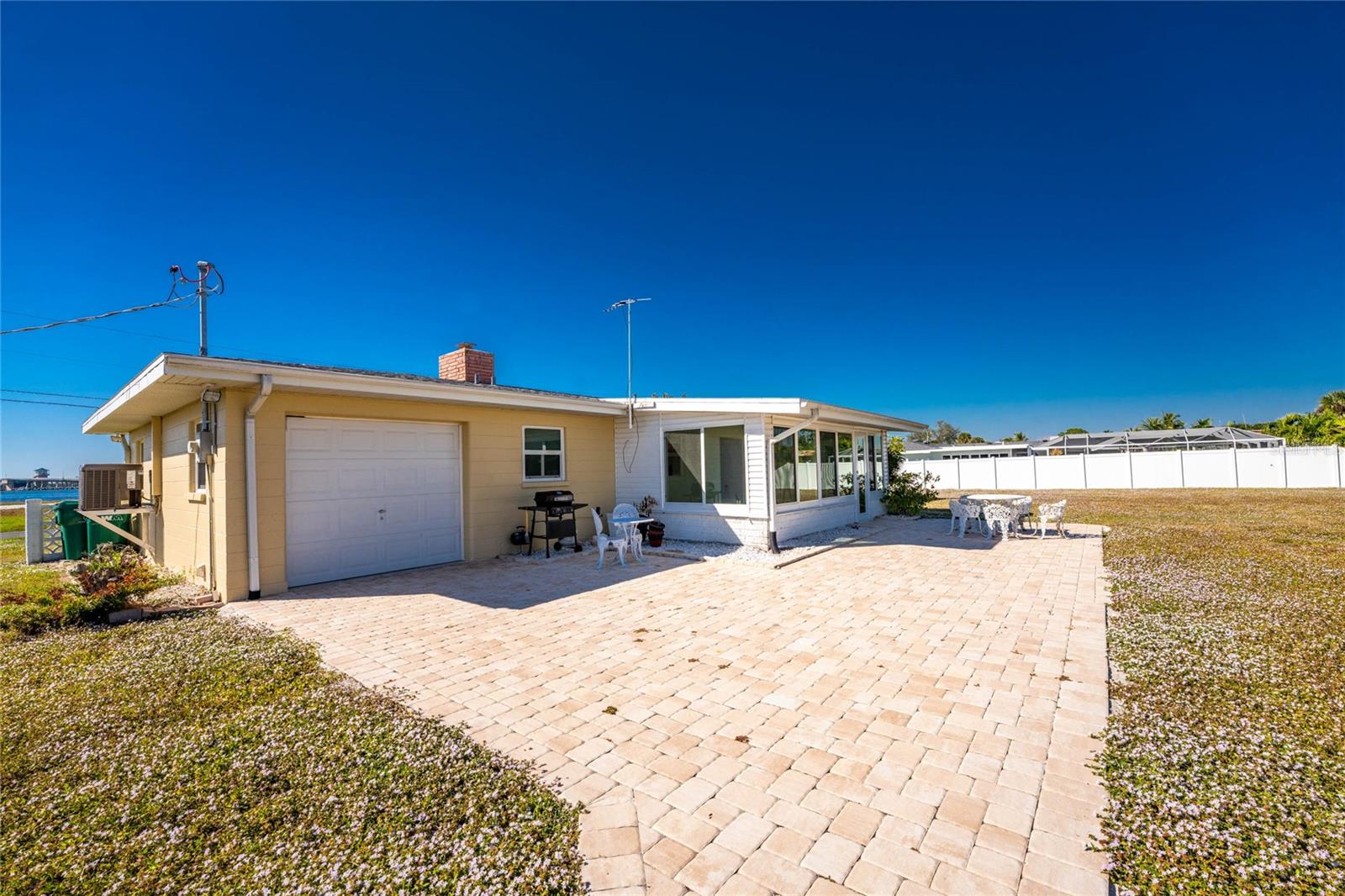 POINT OF PINES - Residential