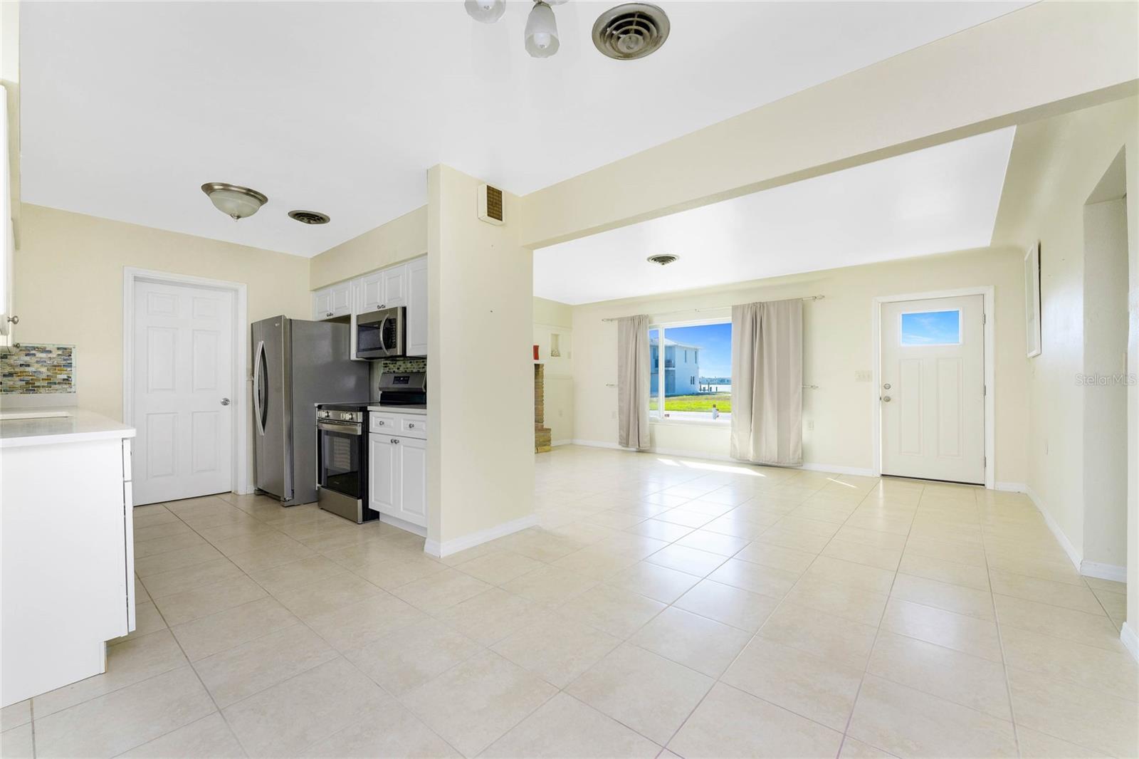 POINT OF PINES - Residential