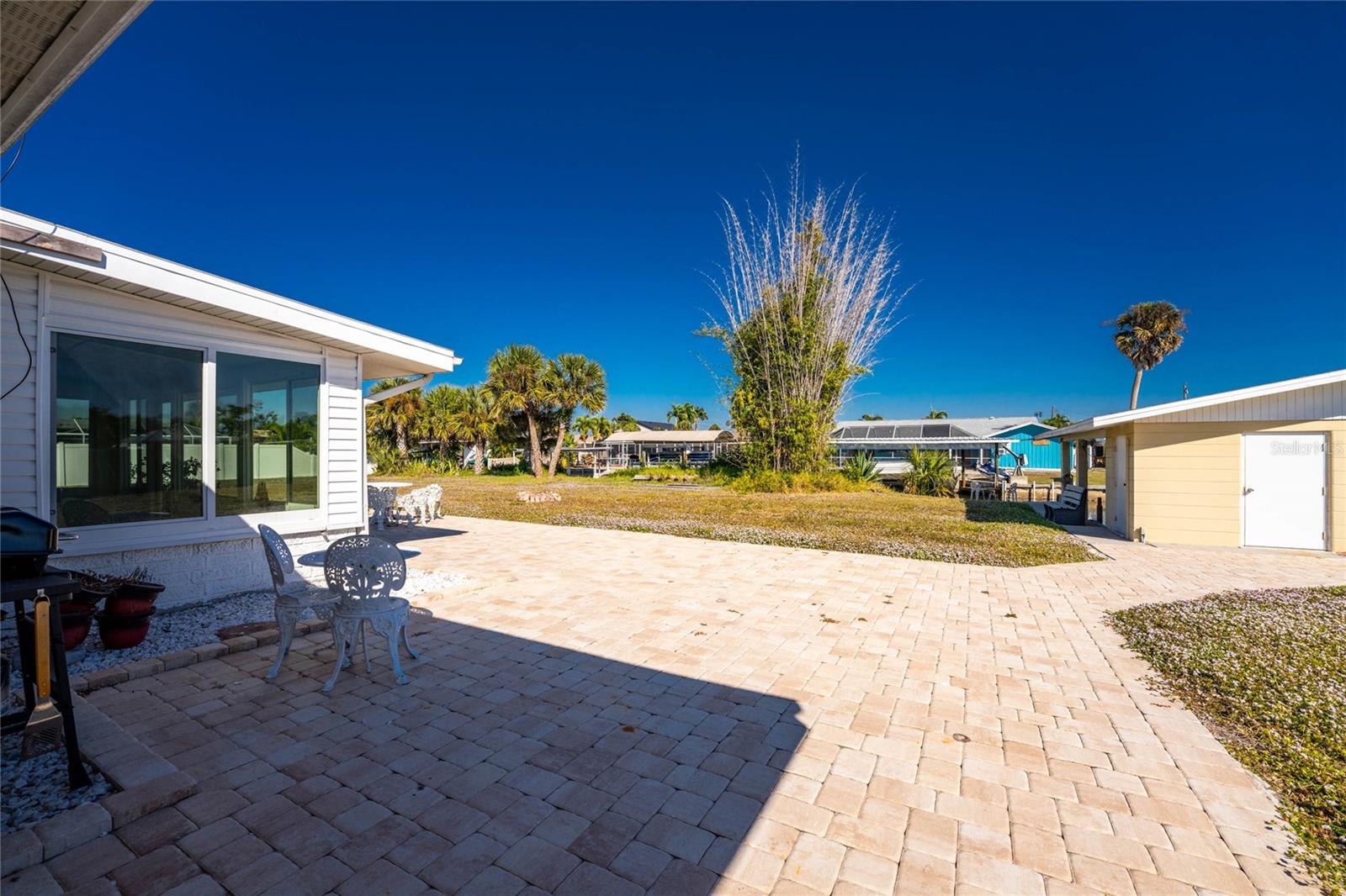 POINT OF PINES - Residential