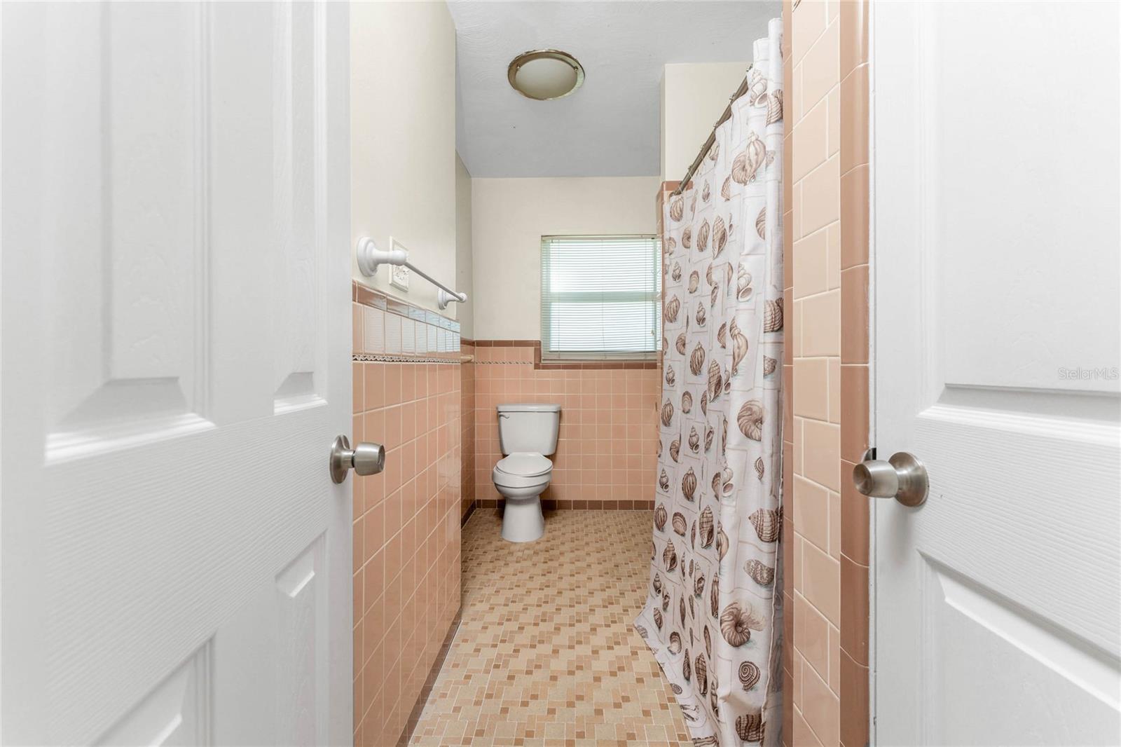 POINT OF PINES - Residential