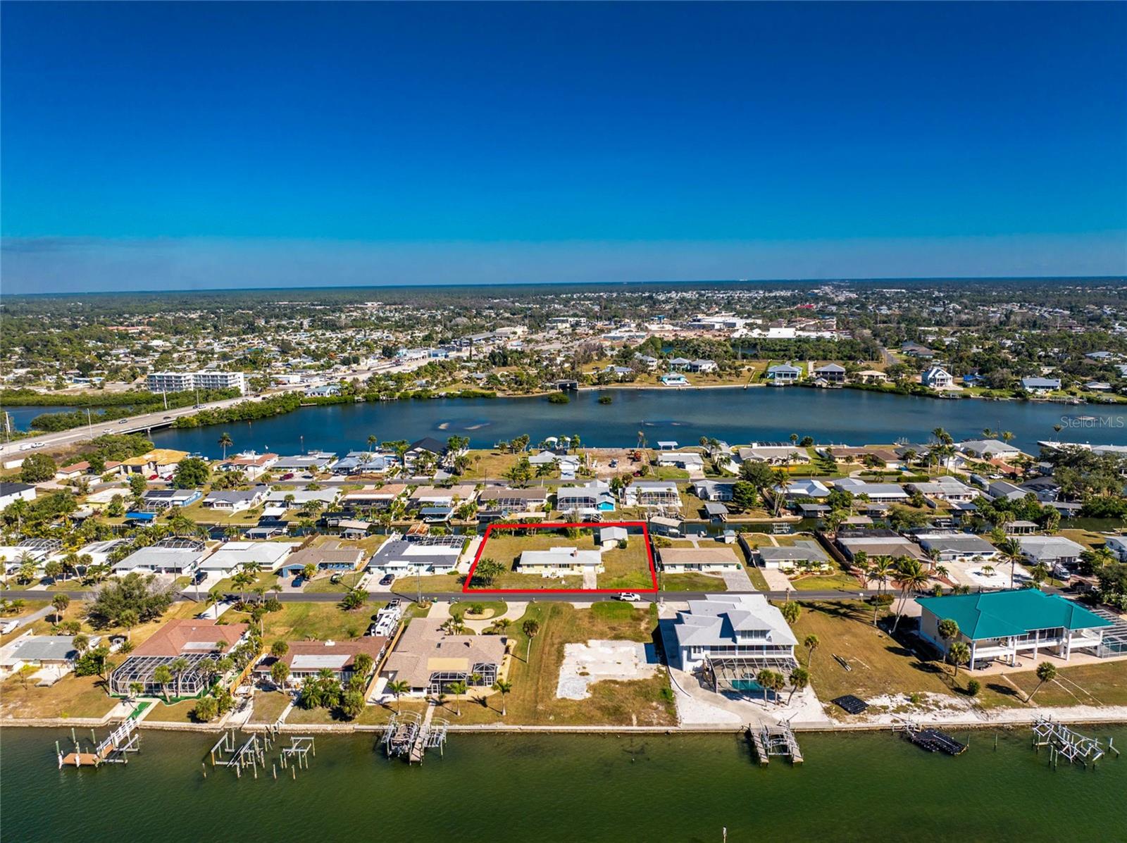 POINT OF PINES - Residential