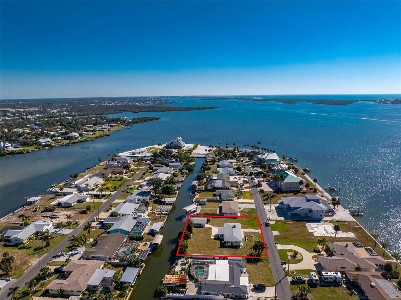 POINT OF PINES - Residential