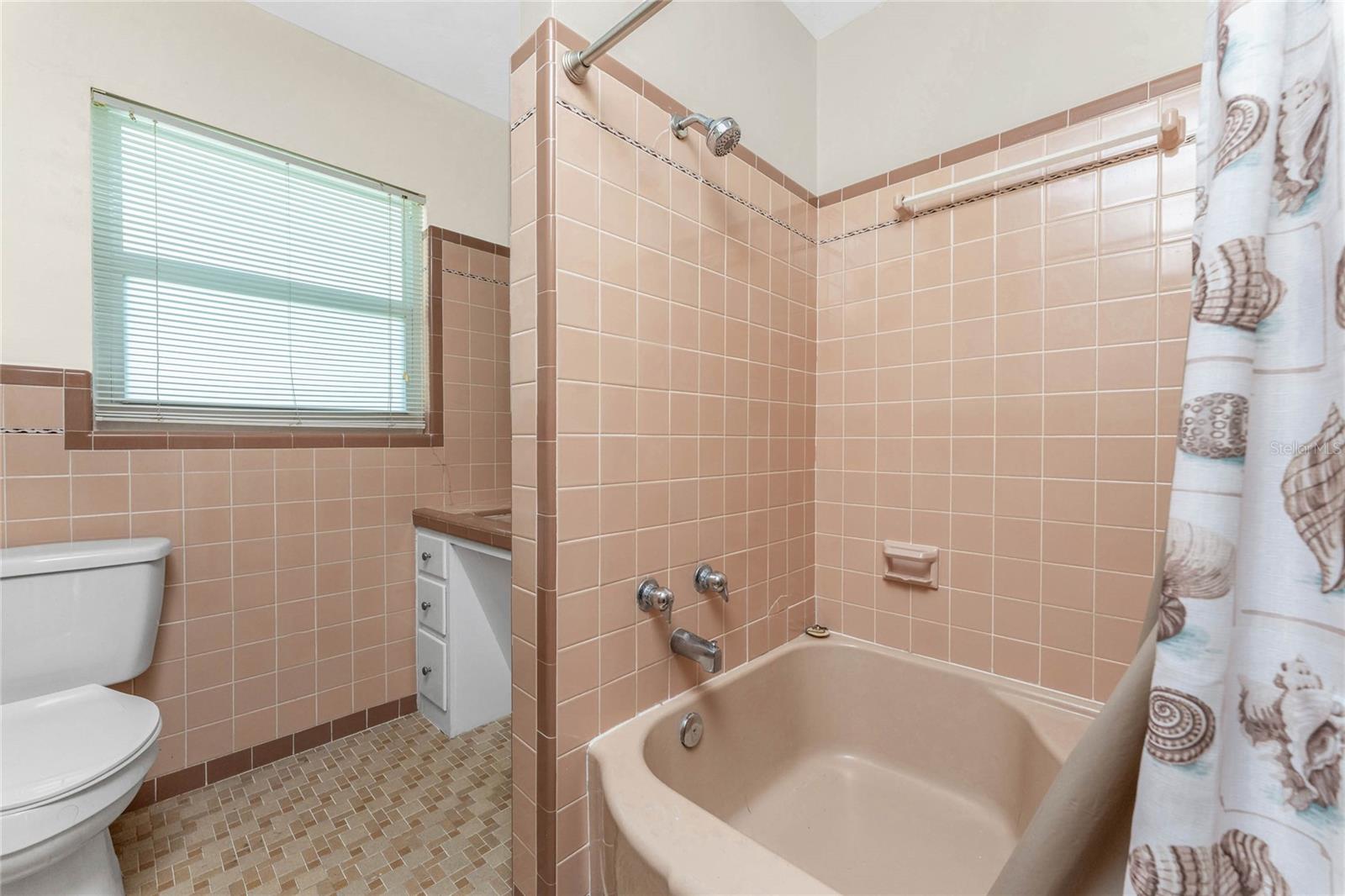 POINT OF PINES - Residential