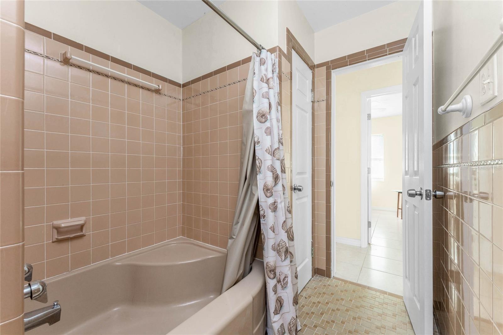 POINT OF PINES - Residential