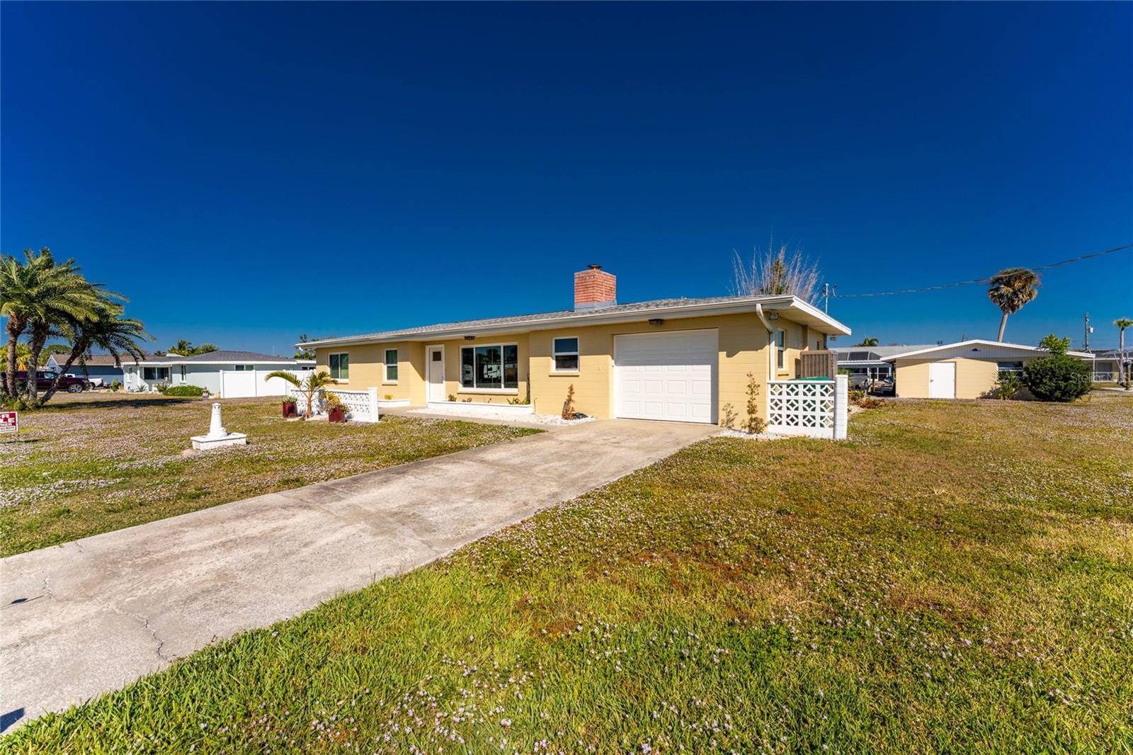 POINT OF PINES - Residential