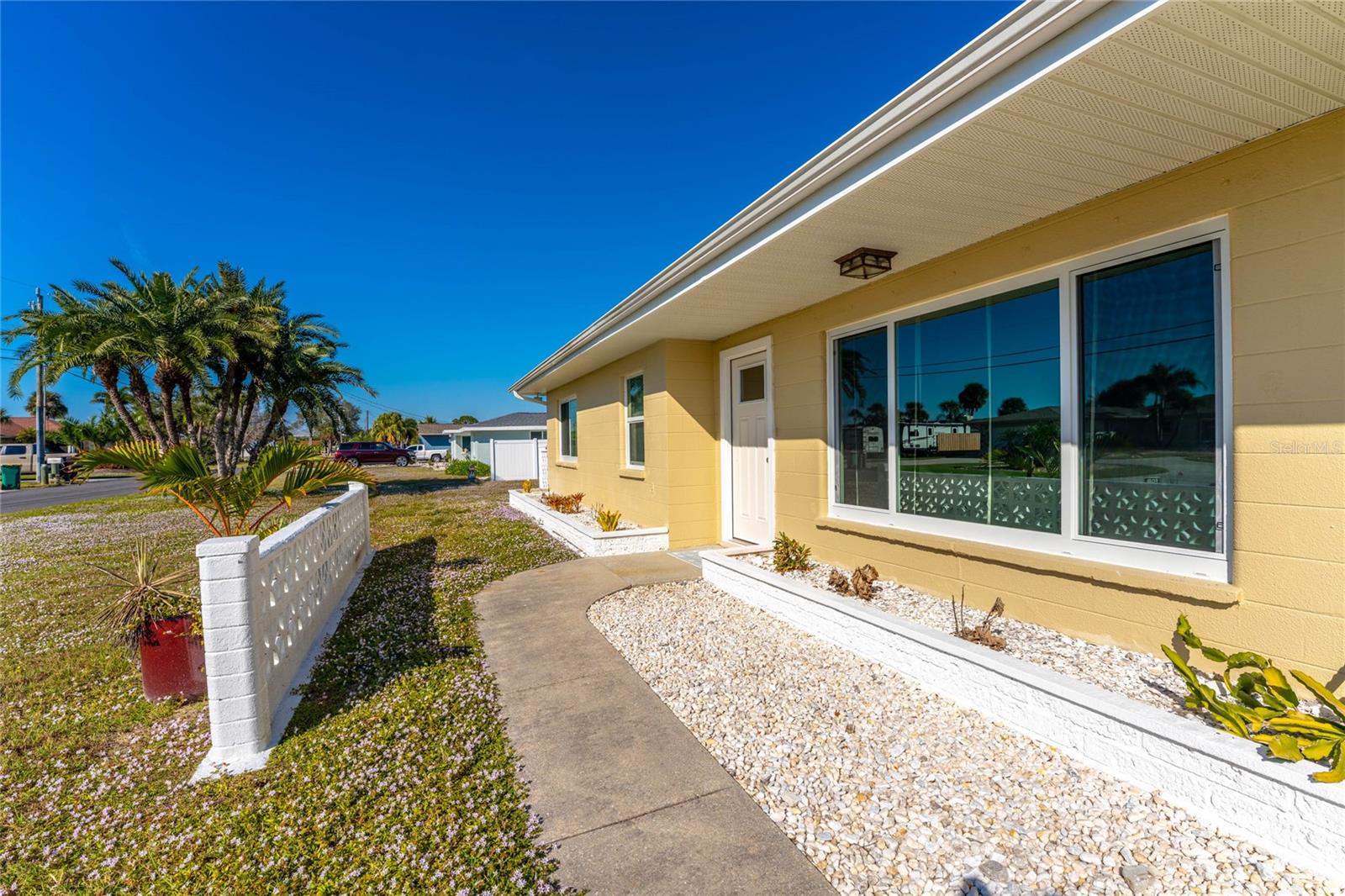 POINT OF PINES - Residential