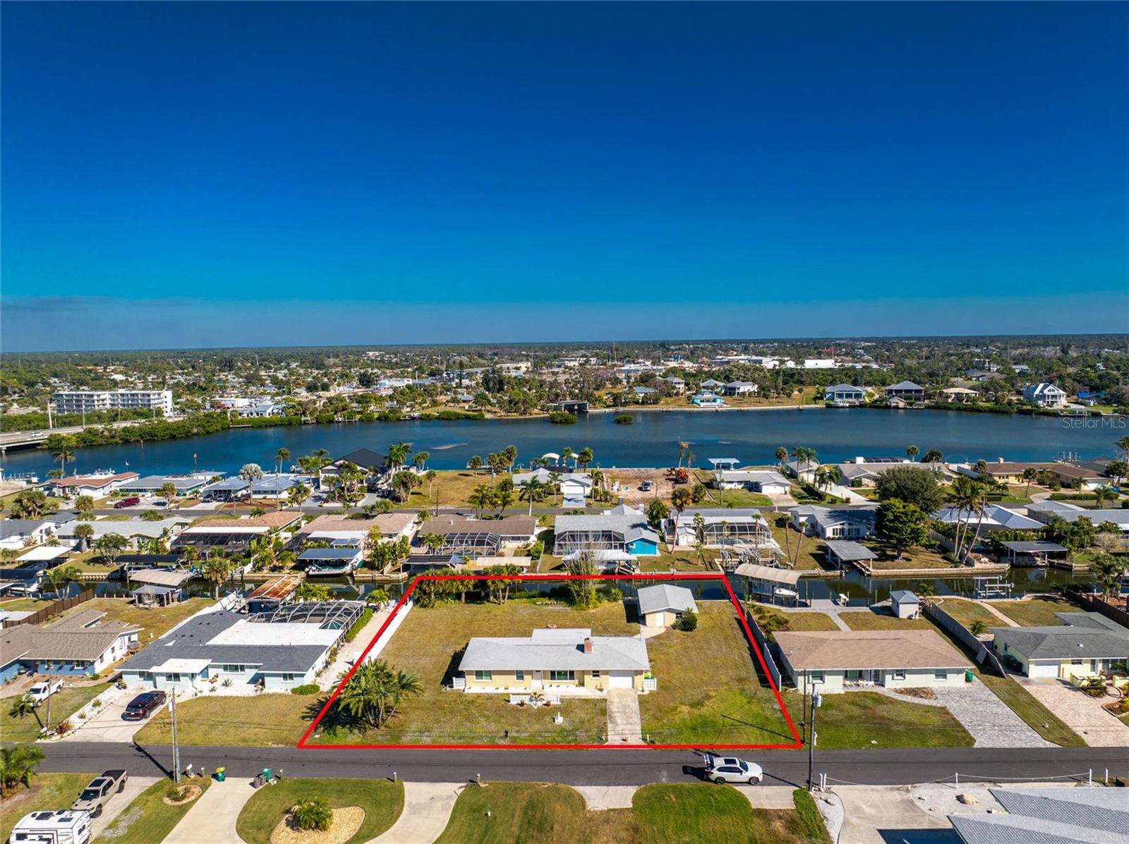 POINT OF PINES - Residential