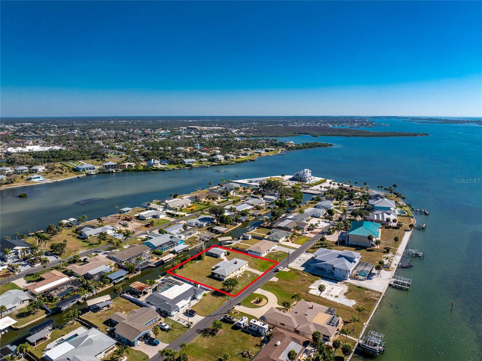 POINT OF PINES - Residential