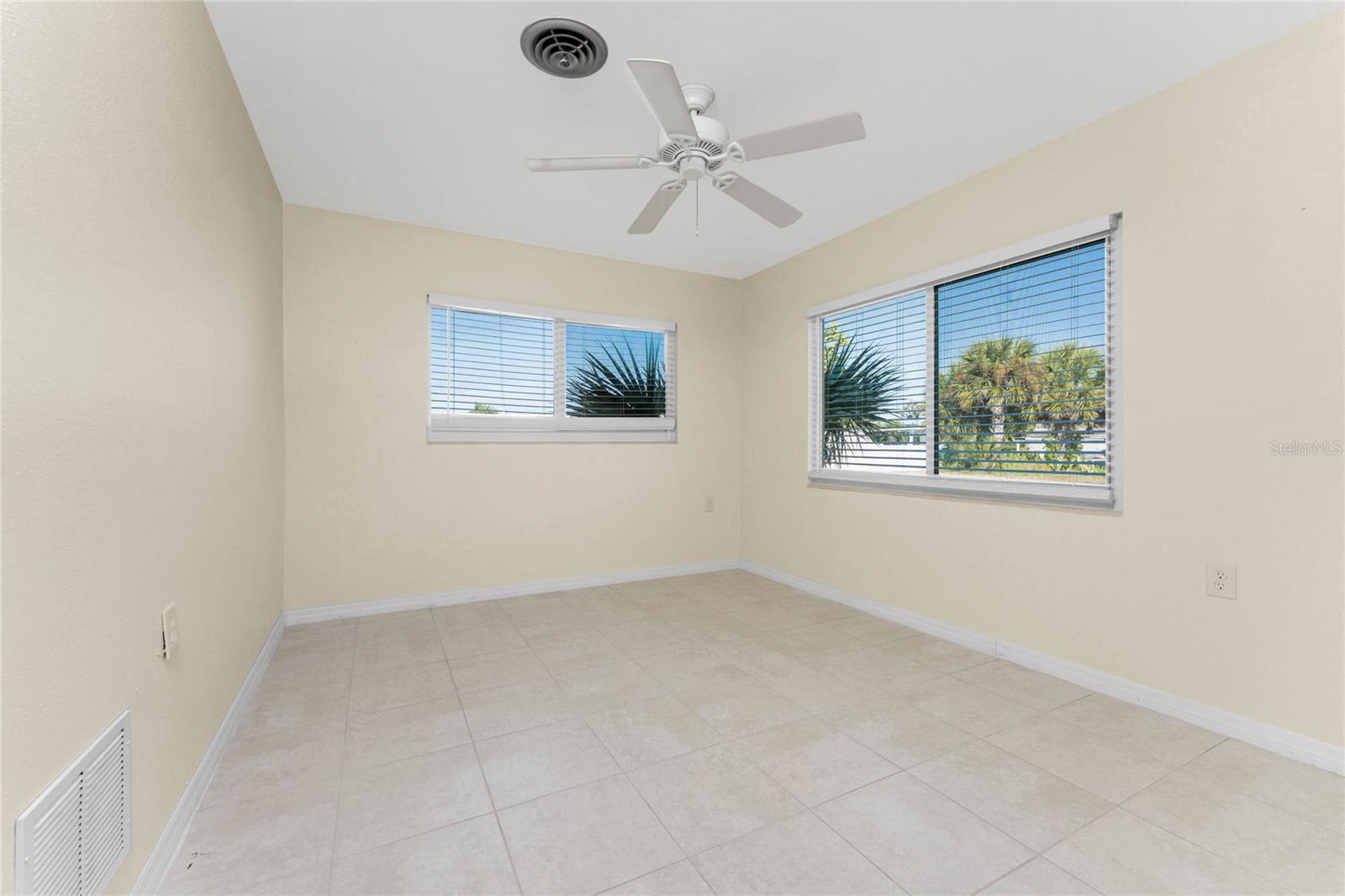 POINT OF PINES - Residential