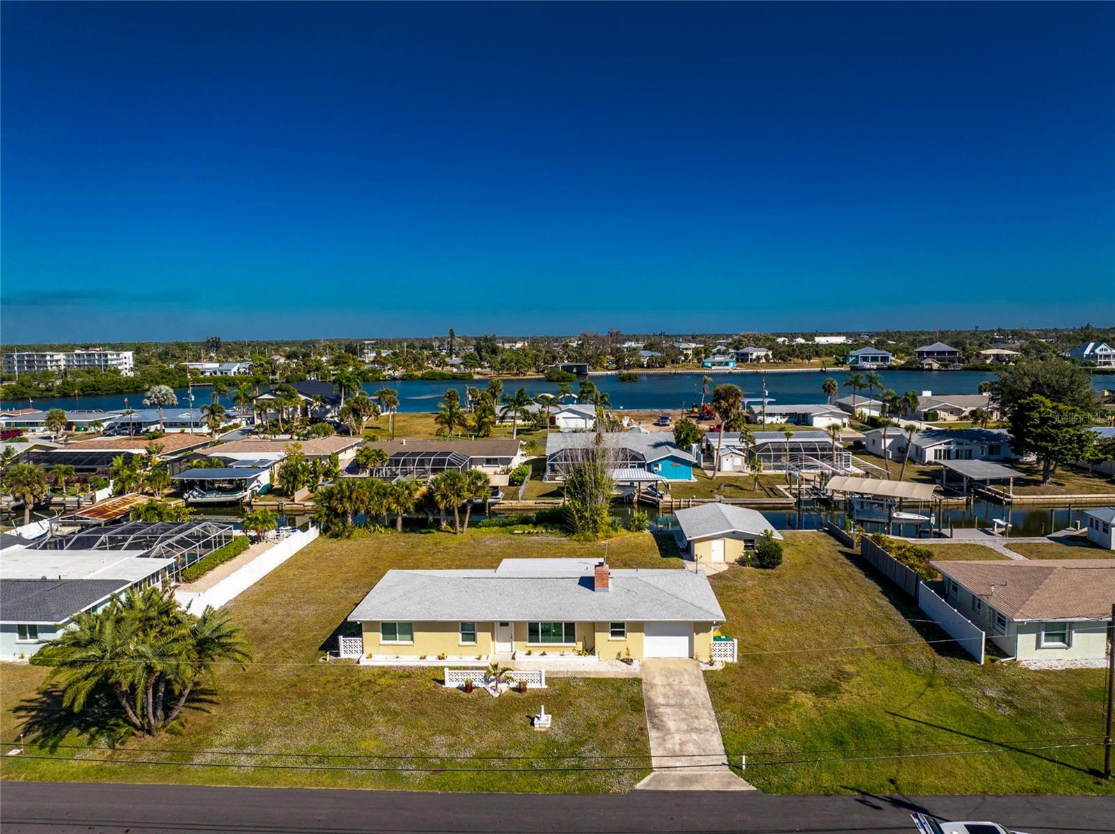 POINT OF PINES - Residential