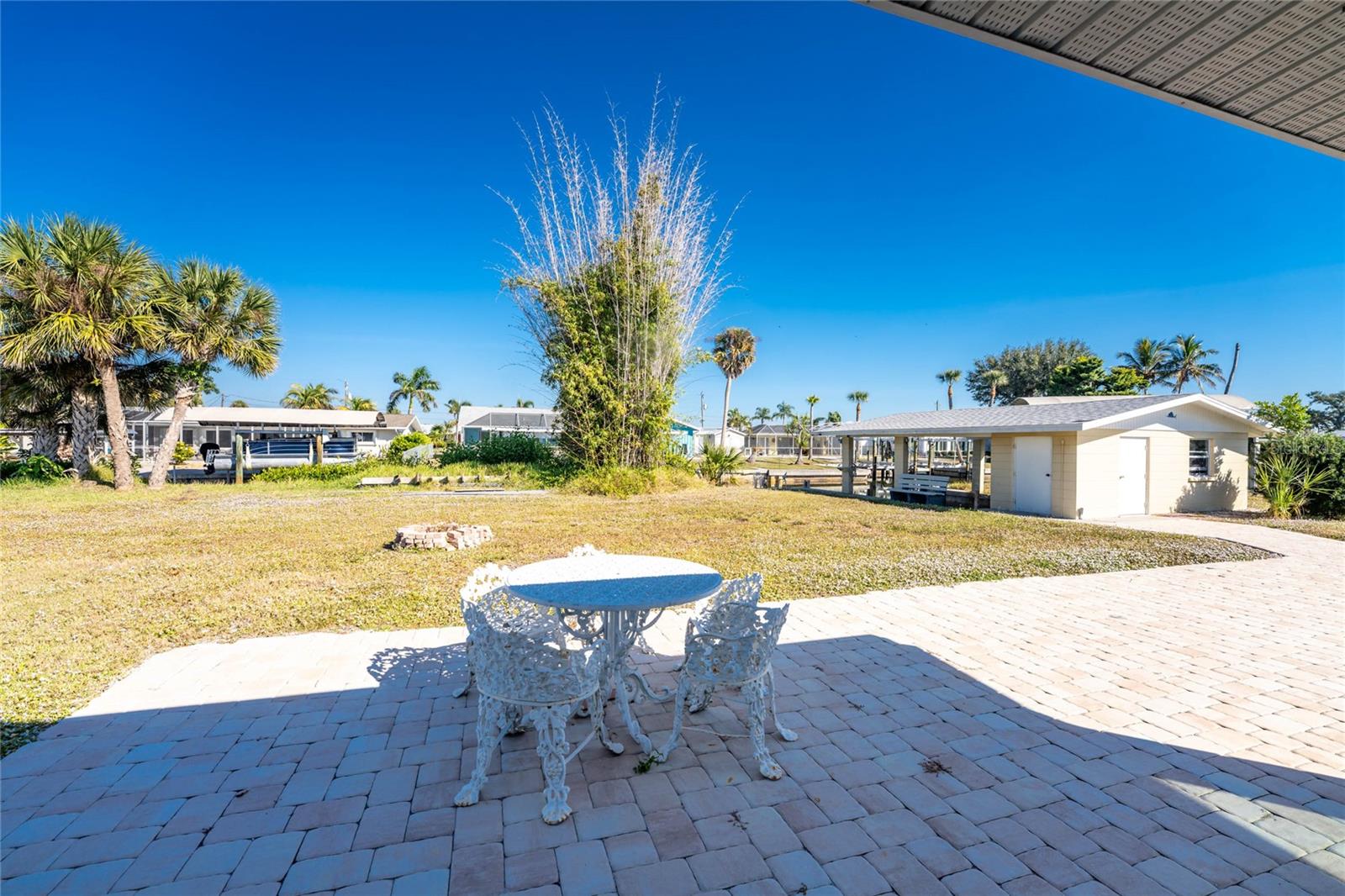 POINT OF PINES - Residential