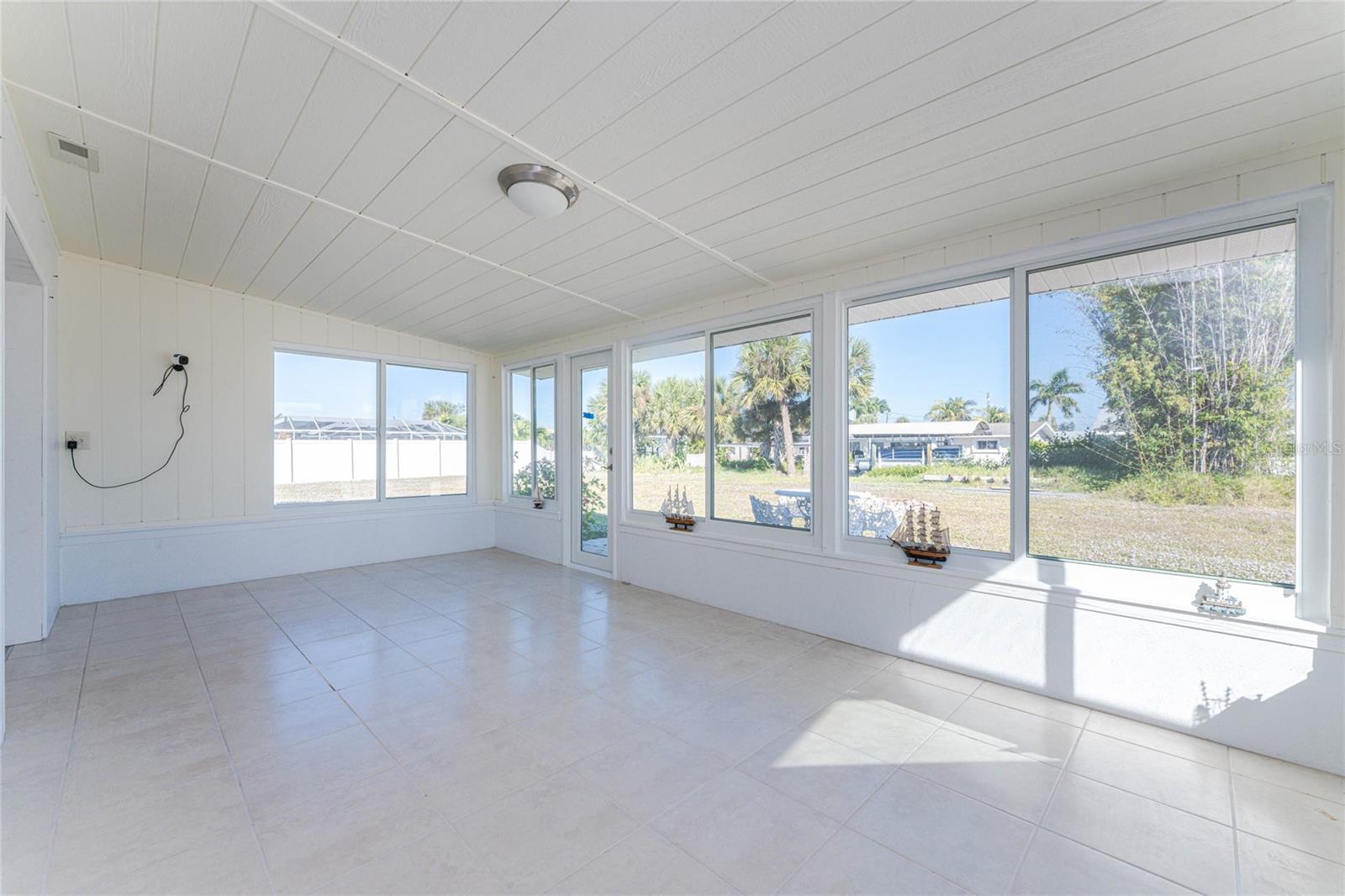 POINT OF PINES - Residential