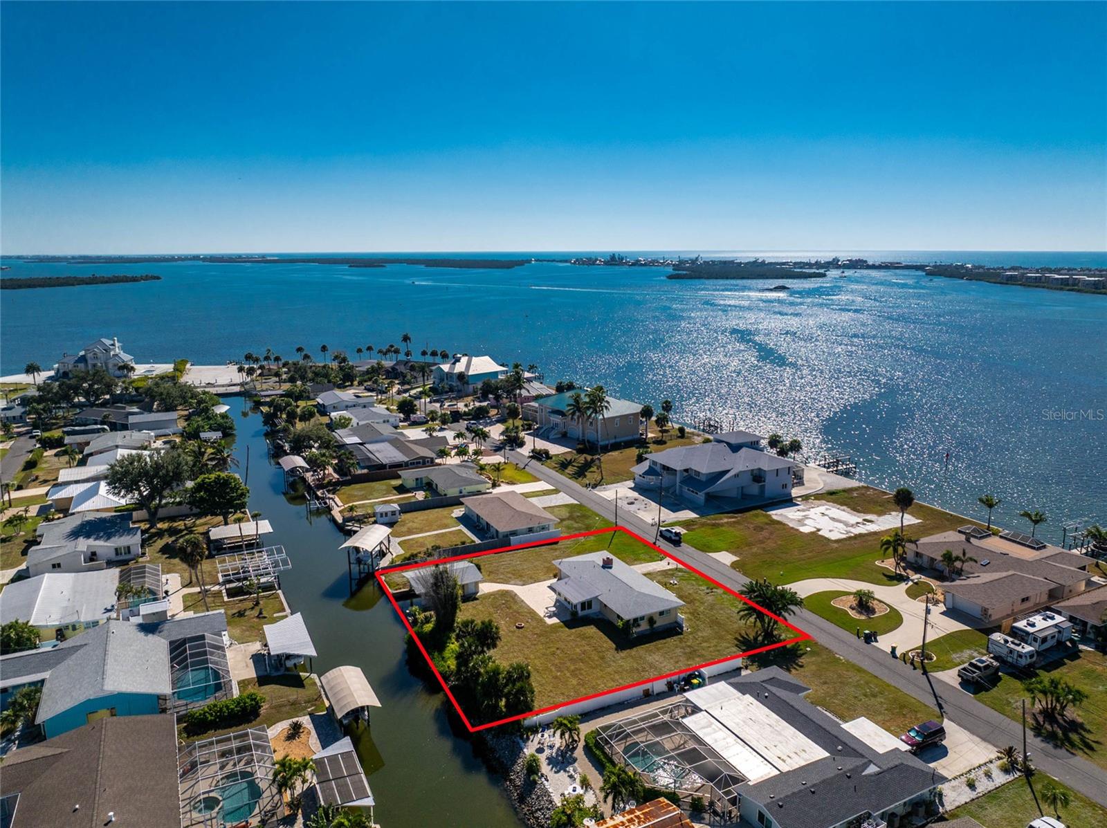 POINT OF PINES - Residential