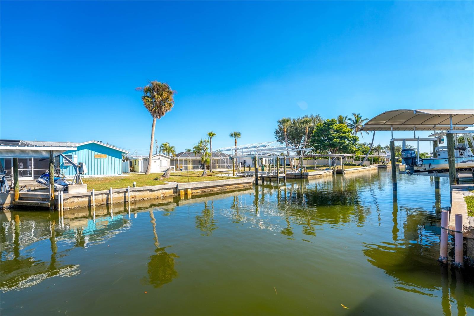 POINT OF PINES - Residential