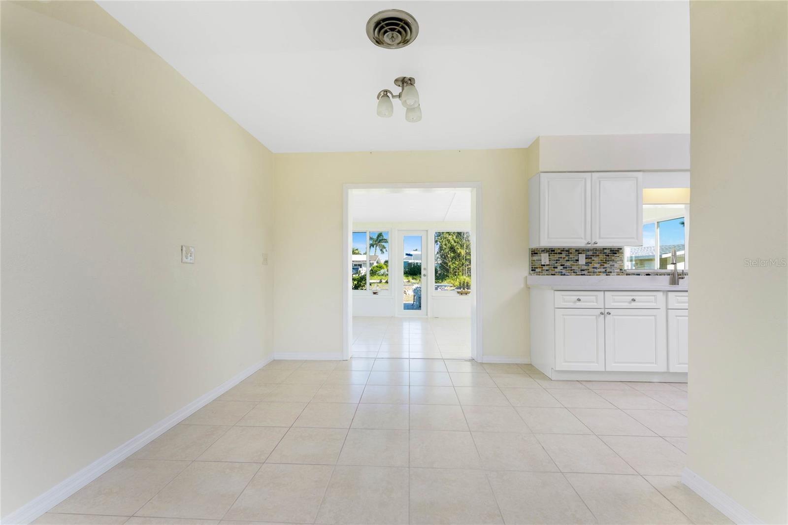 POINT OF PINES - Residential