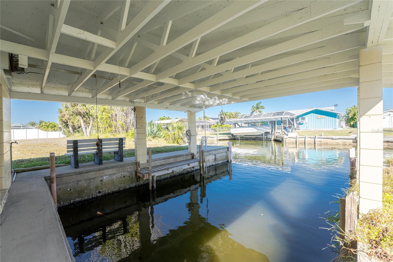 POINT OF PINES - Residential