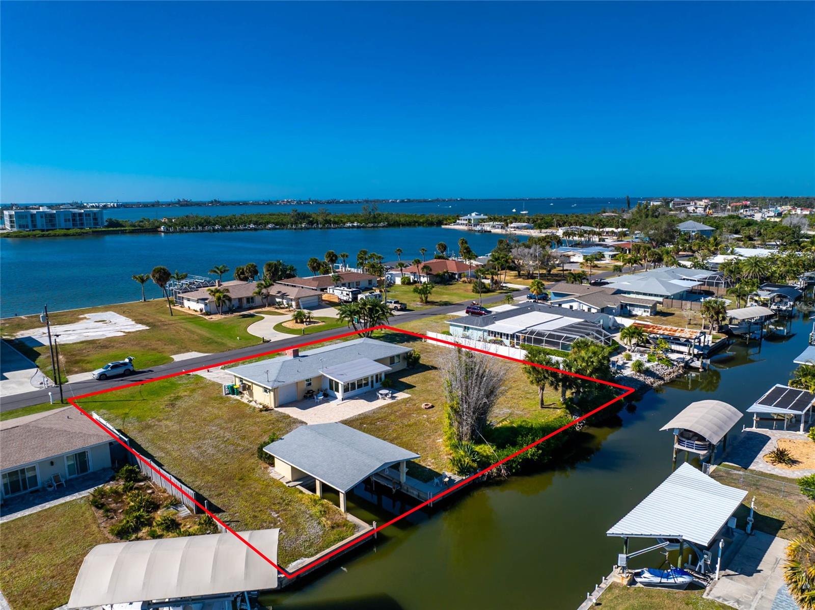 POINT OF PINES - Residential