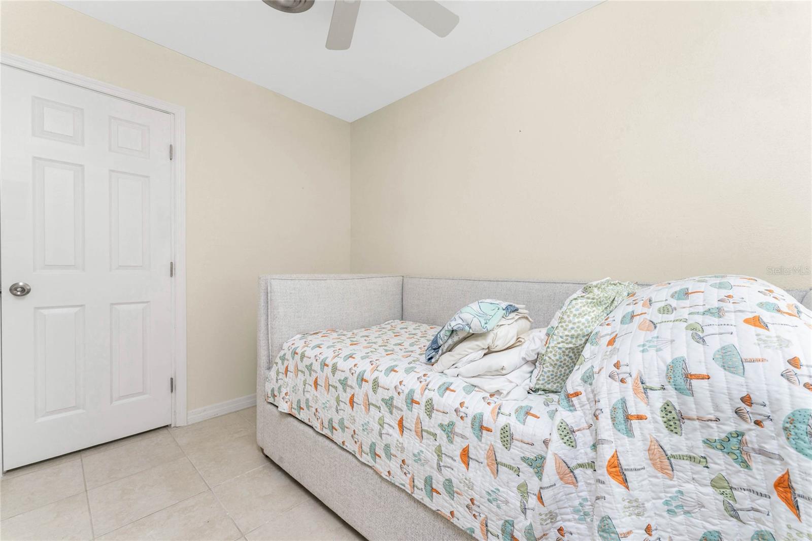 POINT OF PINES - Residential