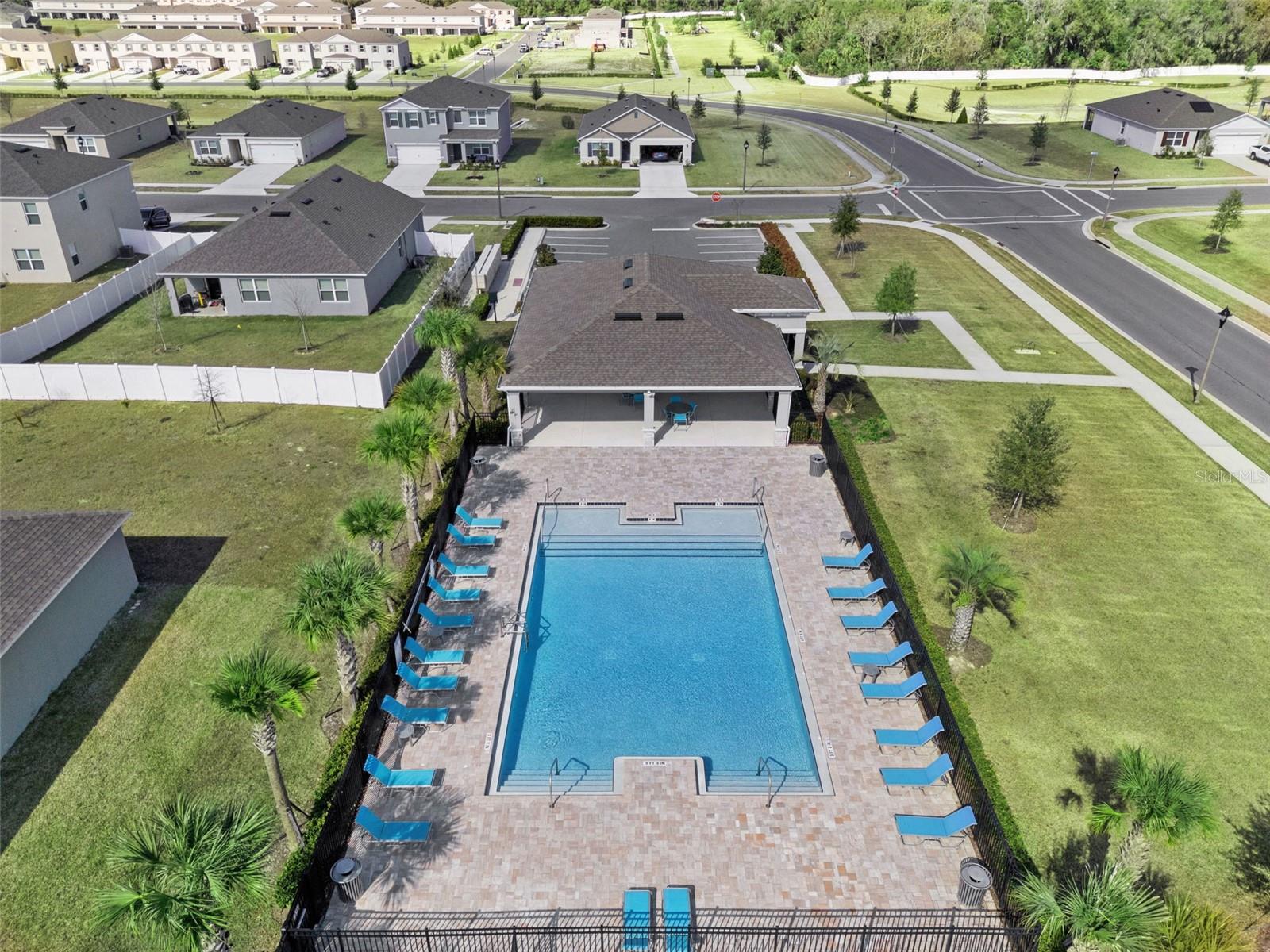 OAK POINTE - Residential