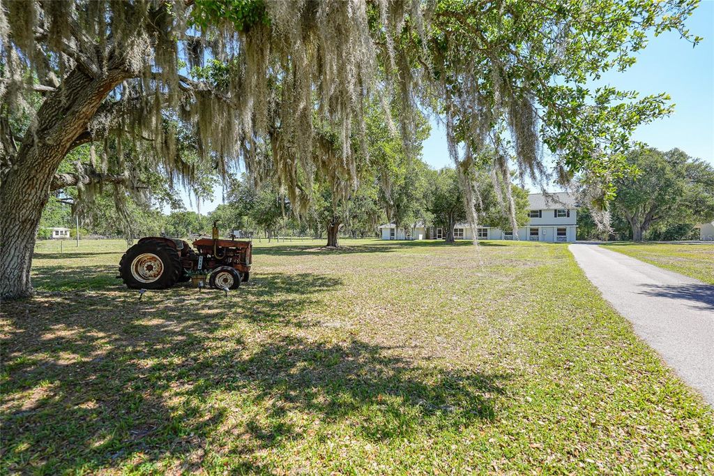 Photo of 5134 SW Oakwood Avenue, Arcadia, FL 34269 (MLS # C7524170)