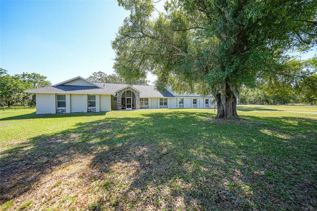 Photo of 5134 SW Oakwood Avenue, Arcadia, FL 34269 (MLS # C7524170)