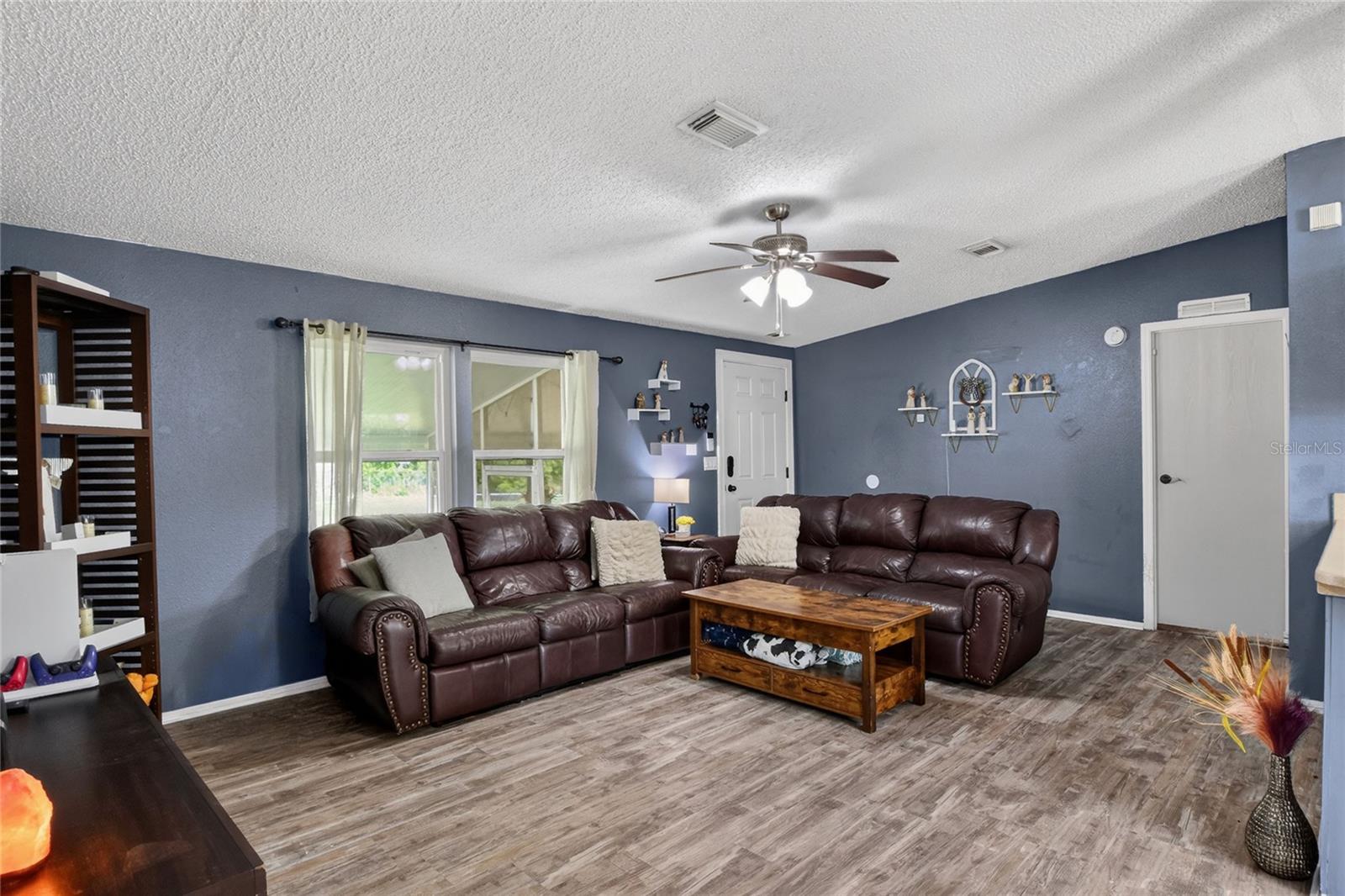COUNTRY KNOLL PH 02 - Residential