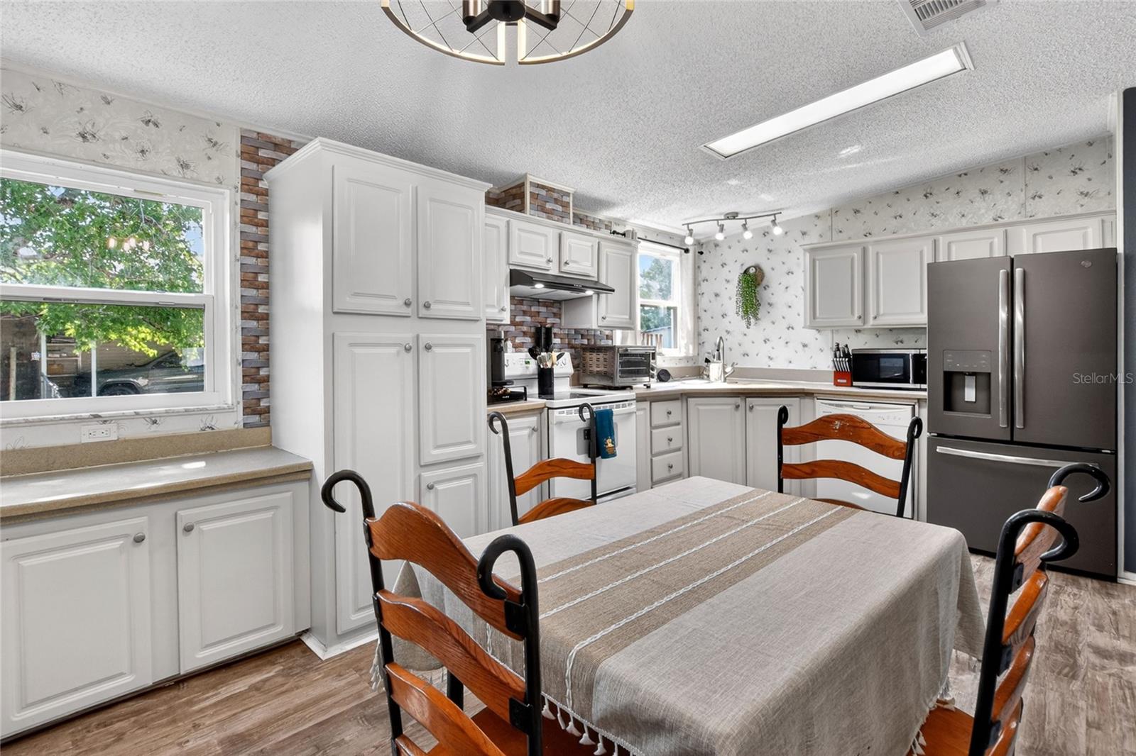 COUNTRY KNOLL PH 02 - Residential