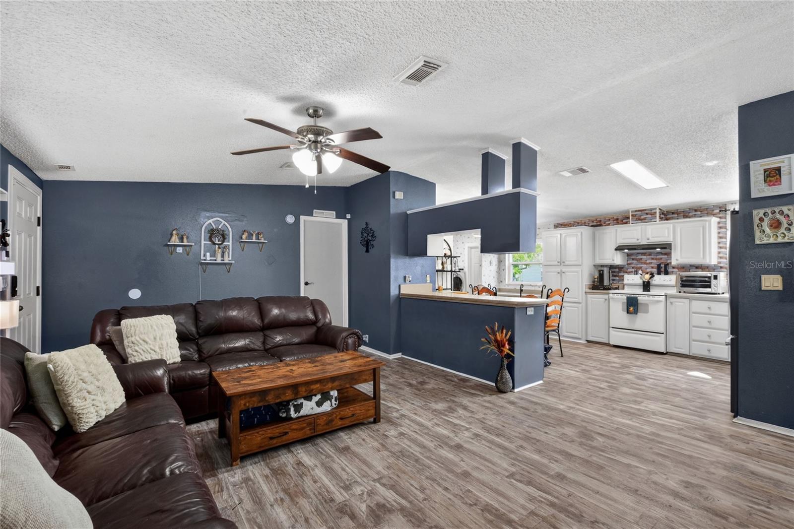 COUNTRY KNOLL PH 02 - Residential