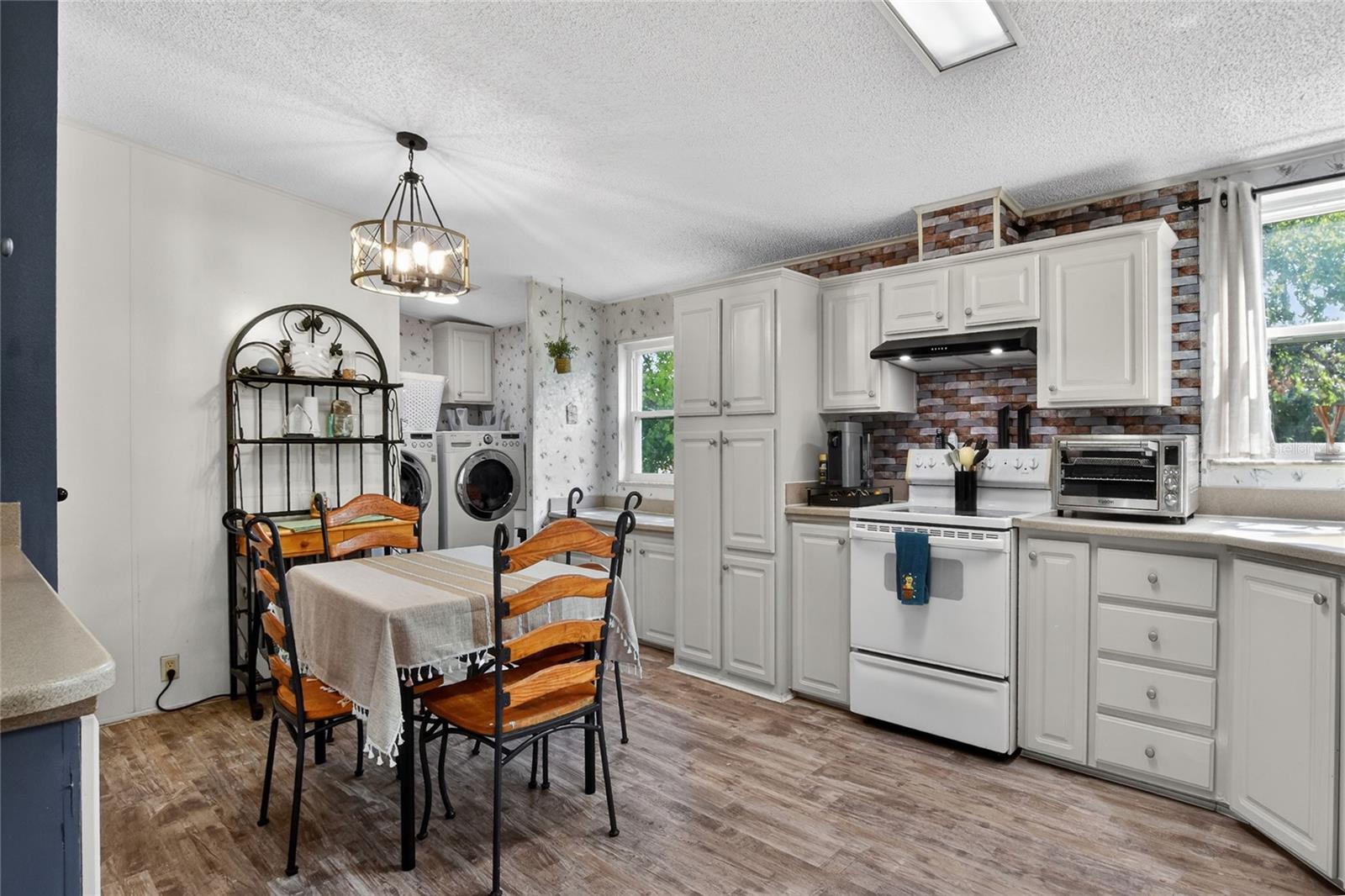 COUNTRY KNOLL PH 02 - Residential