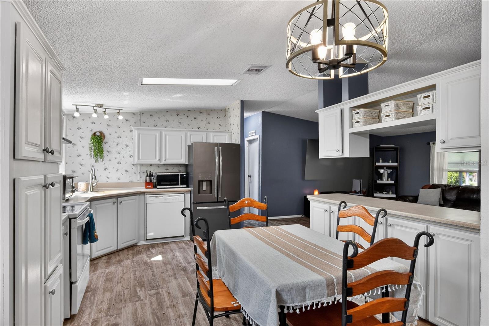 COUNTRY KNOLL PH 02 - Residential