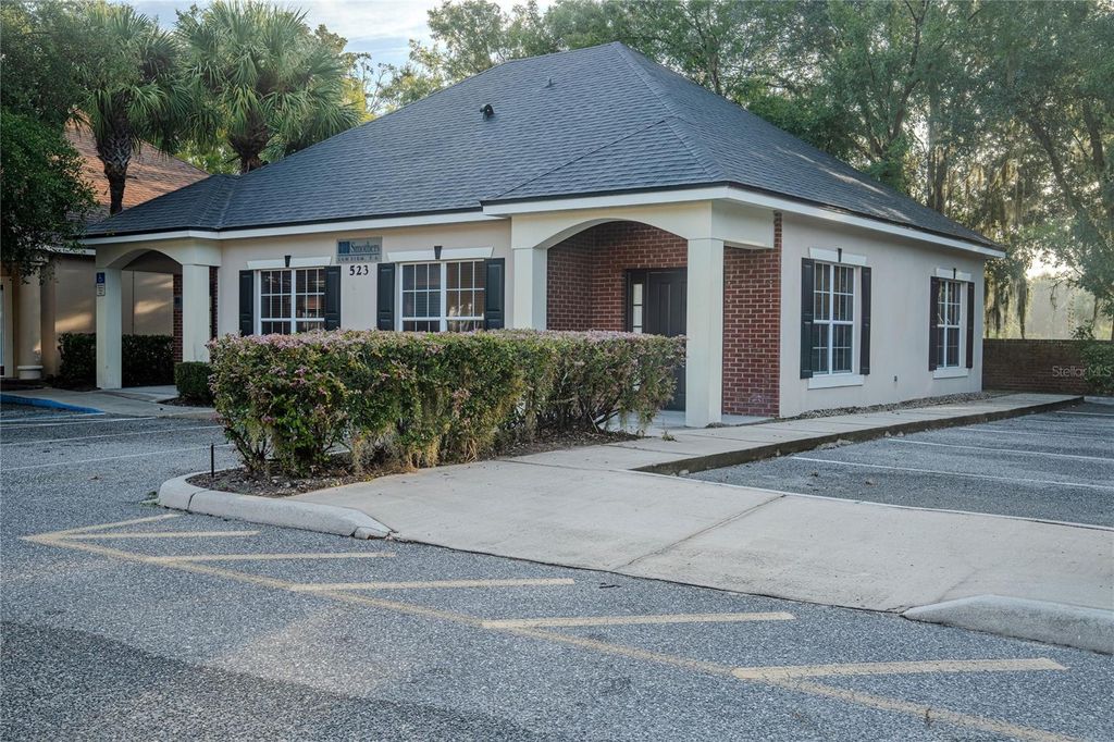 Photo of 523 Wekiva Commons Circle #4, Apopka, FL 32712 (MLS # O6374306)