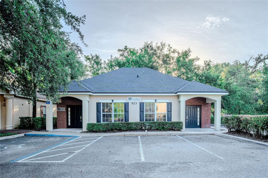 Photo of 523 Wekiva Commons Circle #4, Apopka, FL 32712 (MLS # O6374306)