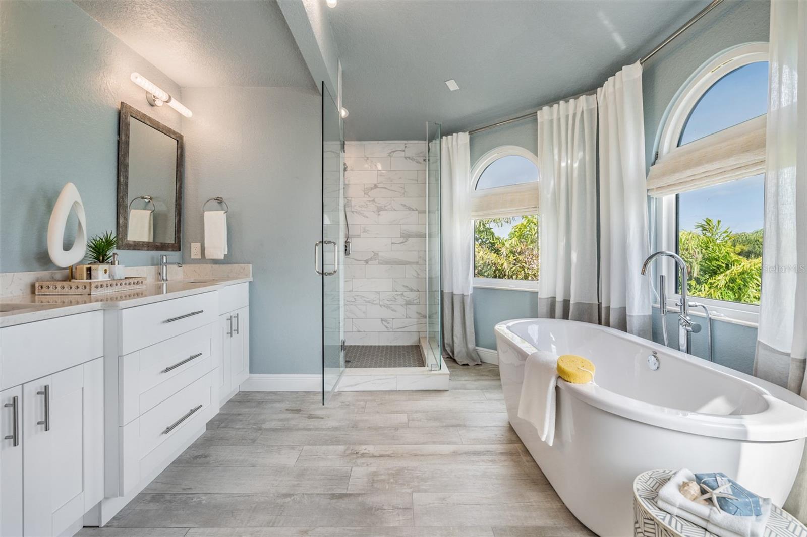 SEASIDE SANCTUARY - Residential