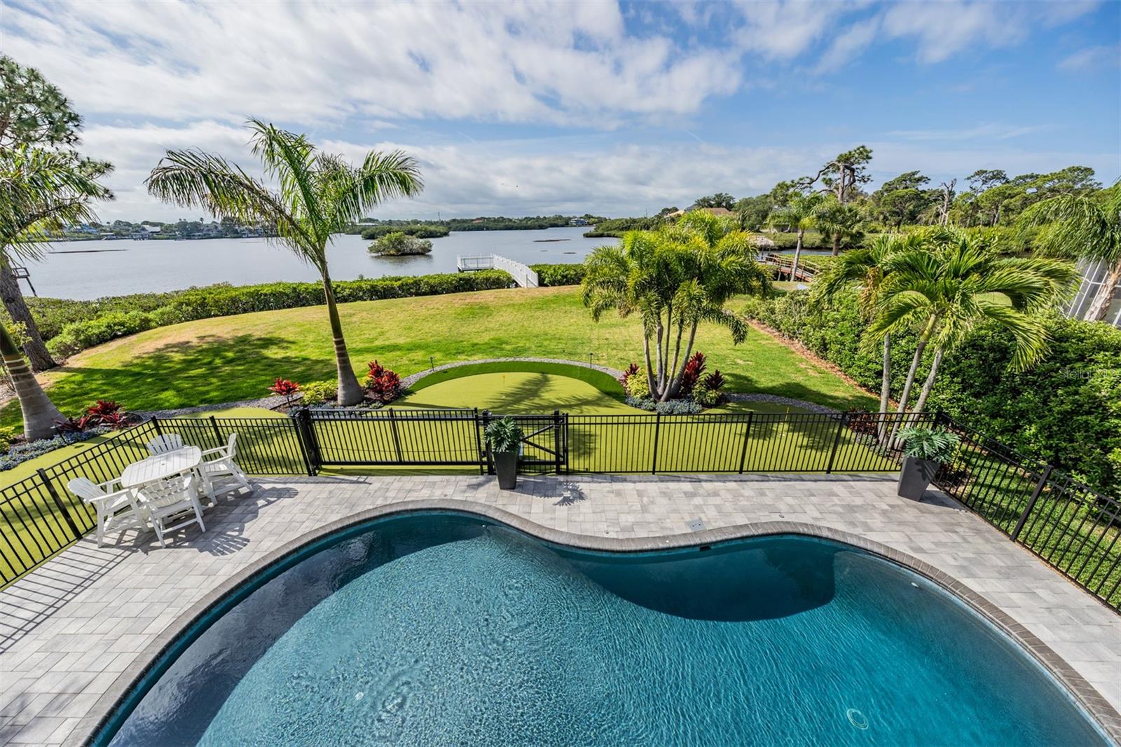 SEASIDE SANCTUARY - Residential