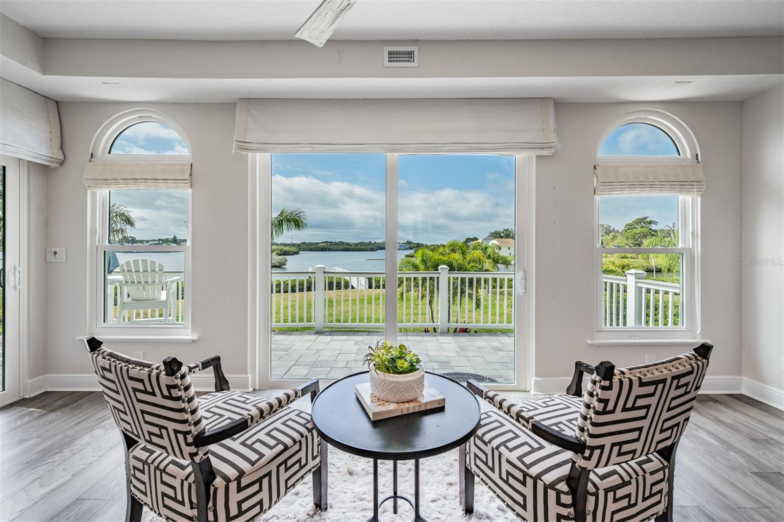 SEASIDE SANCTUARY - Residential