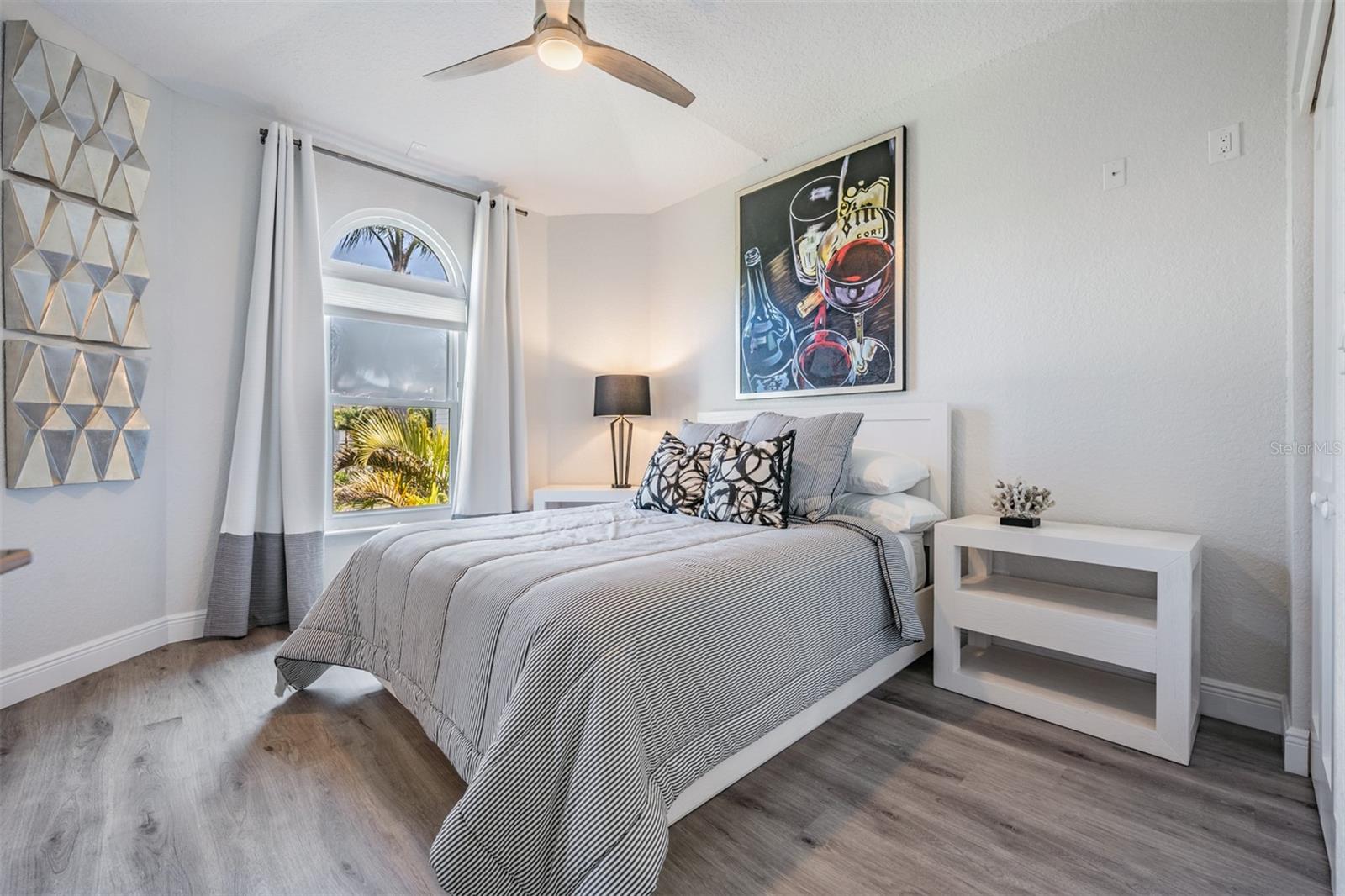 SEASIDE SANCTUARY - Residential