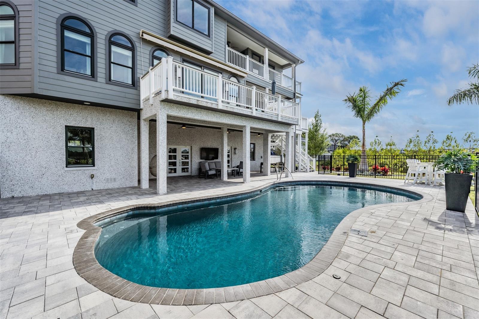 SEASIDE SANCTUARY - Residential