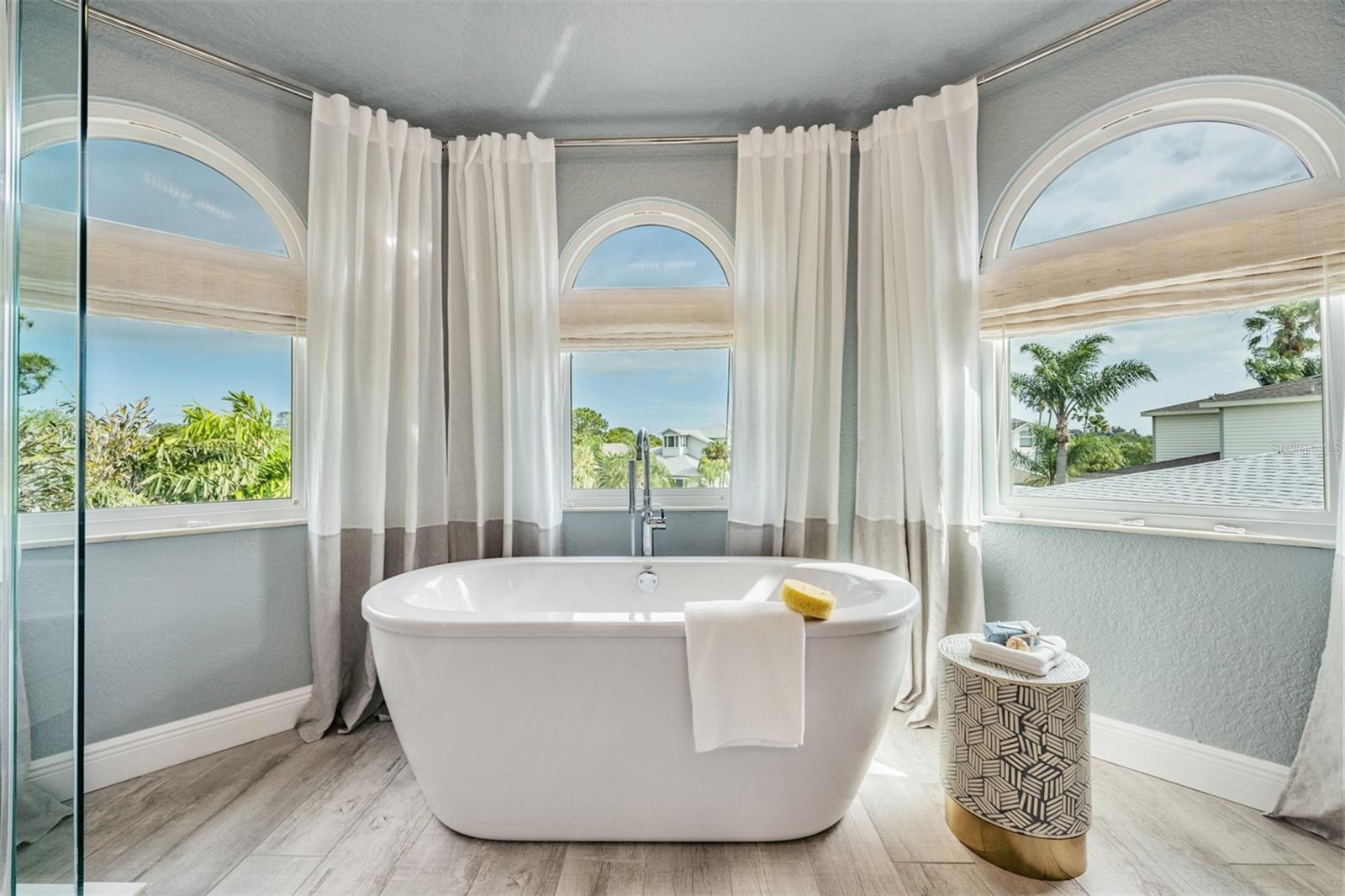 SEASIDE SANCTUARY - Residential