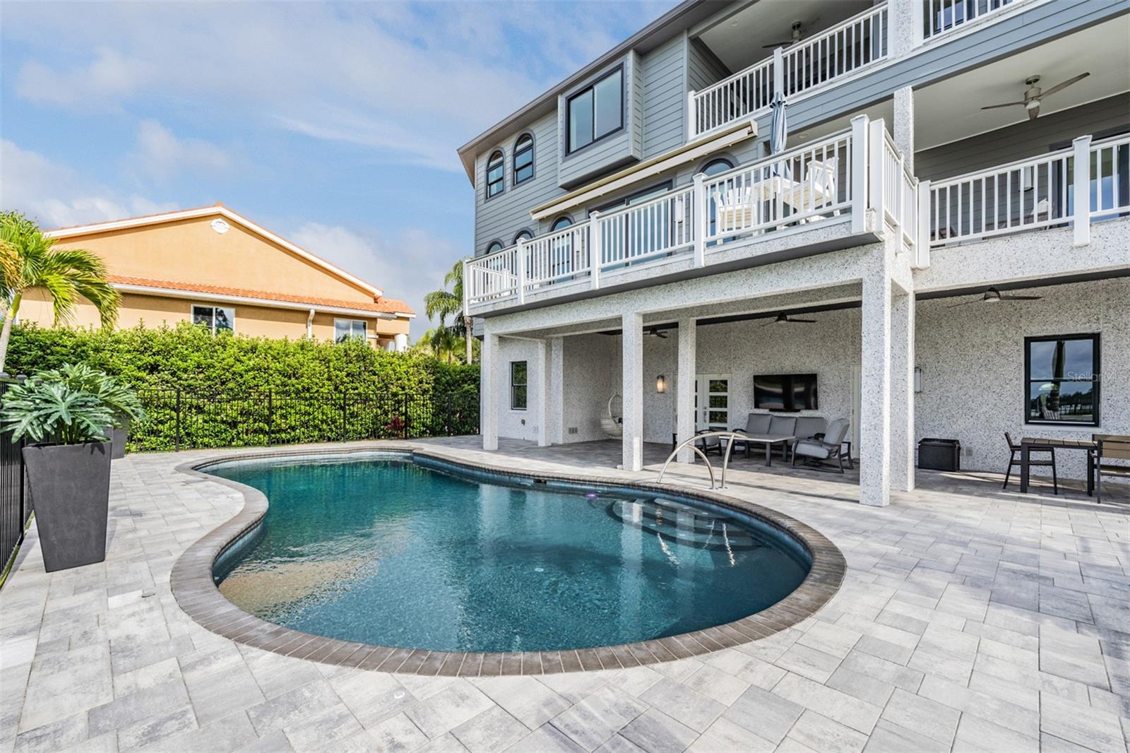 SEASIDE SANCTUARY - Residential