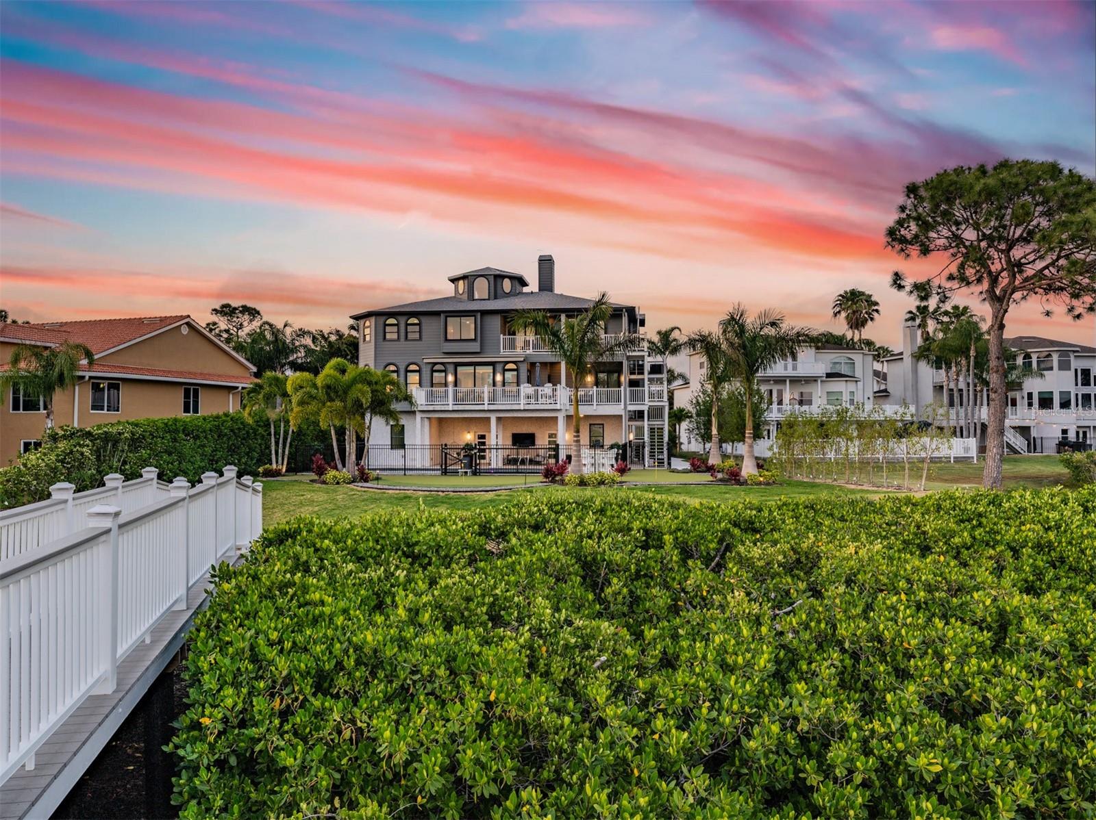 SEASIDE SANCTUARY - Residential