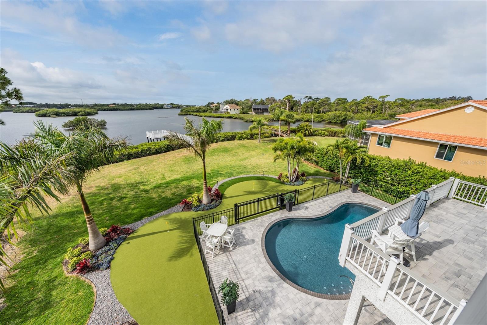 SEASIDE SANCTUARY - Residential