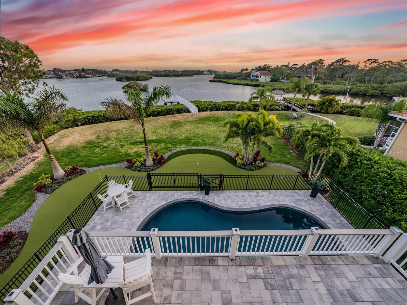 SEASIDE SANCTUARY - Residential